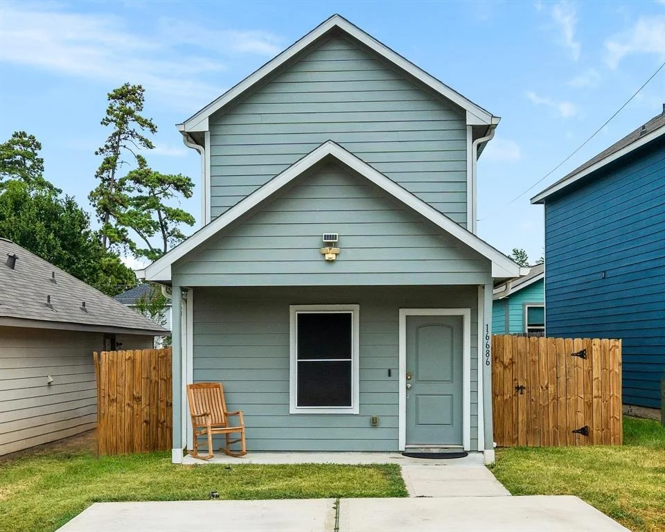 Unit for sale at 16686 E Hammon, Montgomery, TX 77316