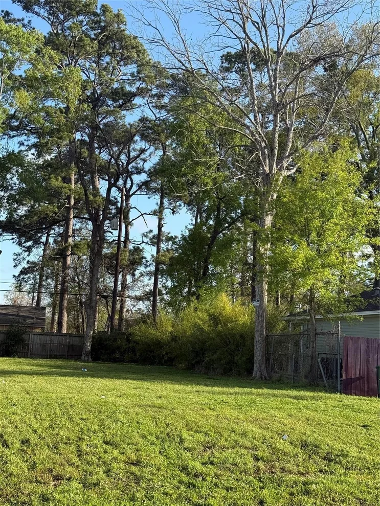 Unit for sale at 6211 Guadalupe Street, Houston, TX 77016