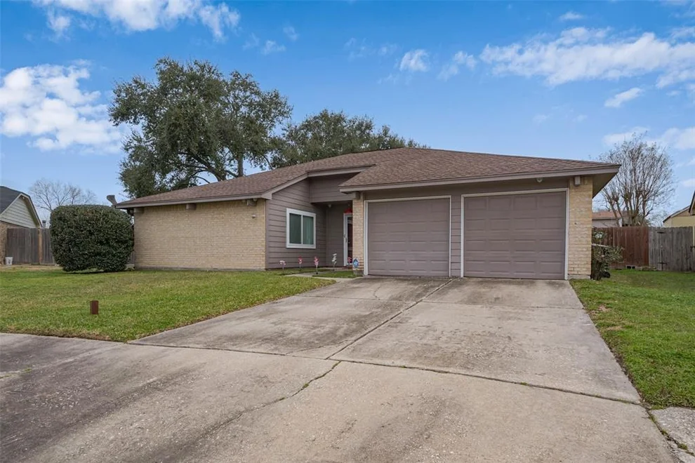 Unit for sale at 17006 Bentana Court, Houston, TX 77095