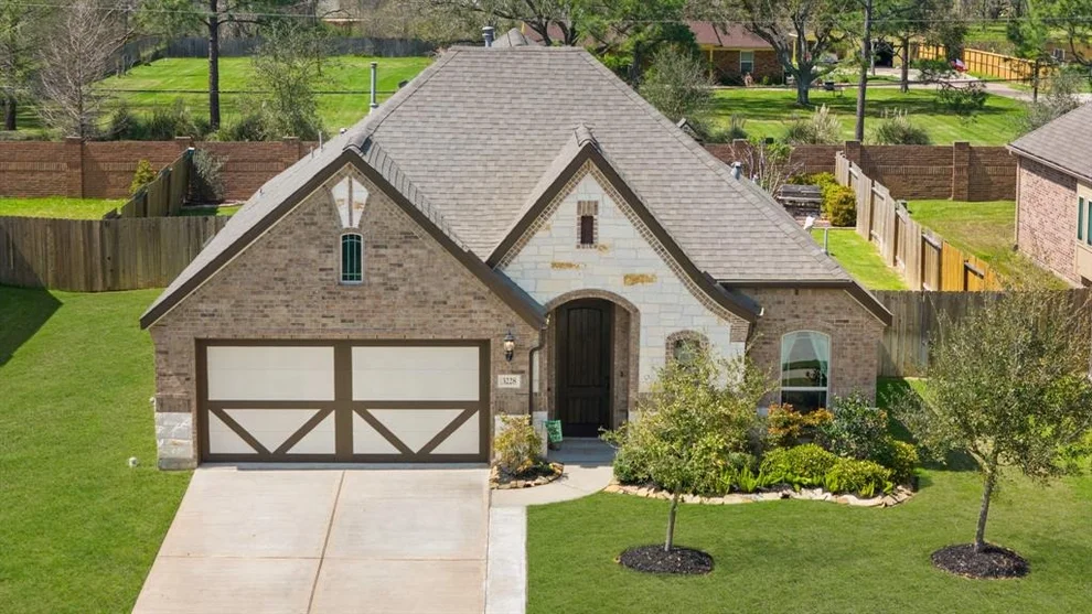 Unit for sale at 3228 Parker Drive, Pearland, TX 77584
