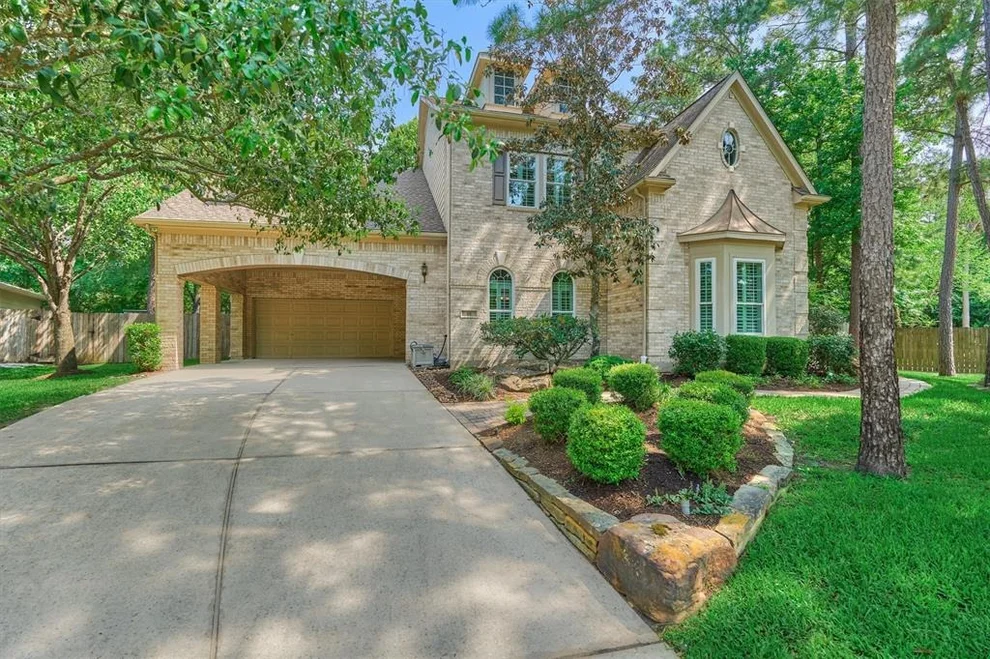 Unit for sale at 19 Millwright Place, The Woodlands, TX 77382
