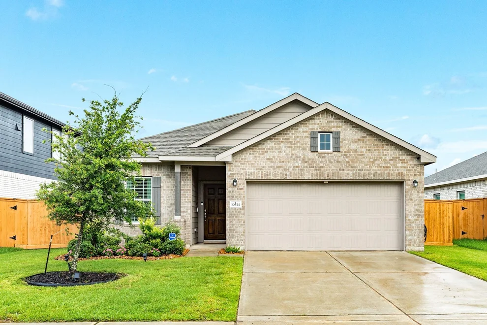 Unit for sale at 10514 Watershed Drive, Rosharon, TX 77583
