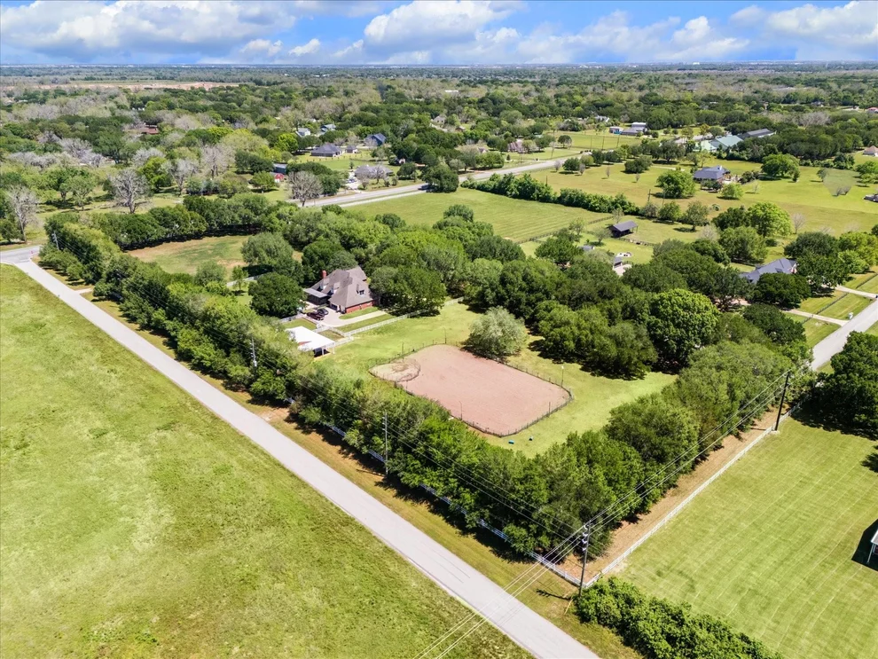 Unit for sale at 4425 Glenwood Drive, Richmond, TX 77406