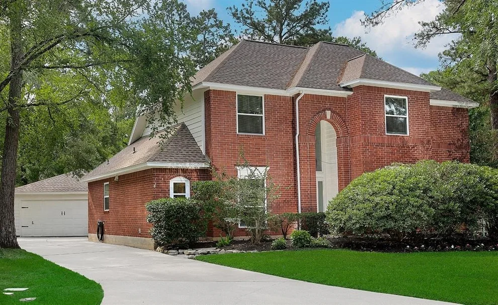 Unit for sale at 18 Heathstone Place, The Woodlands, TX 77381