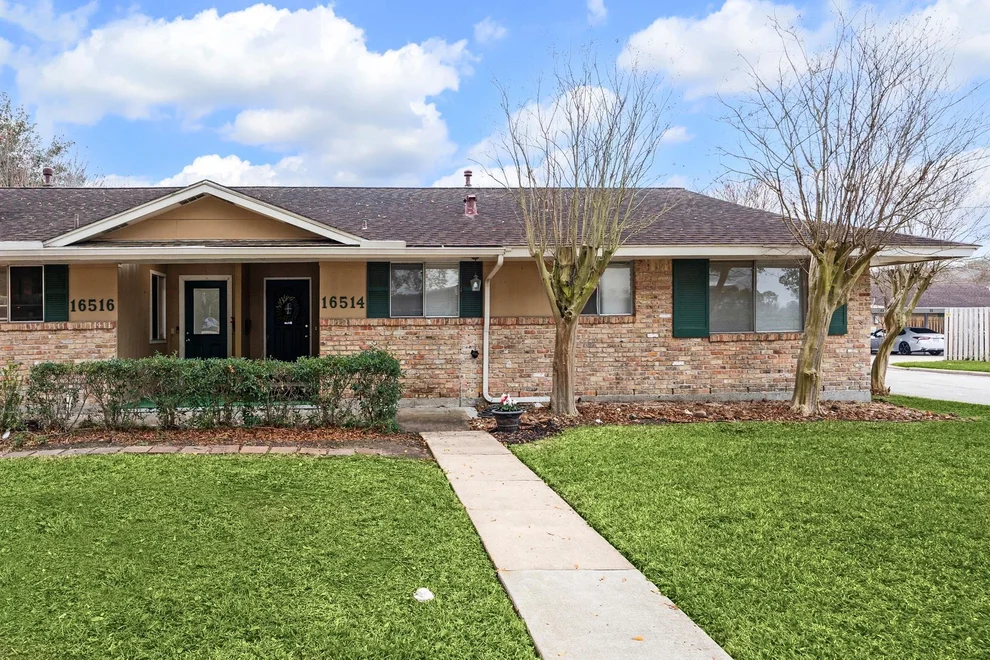 Unit for sale at 16514 Diana Lane, Houston, TX 77062