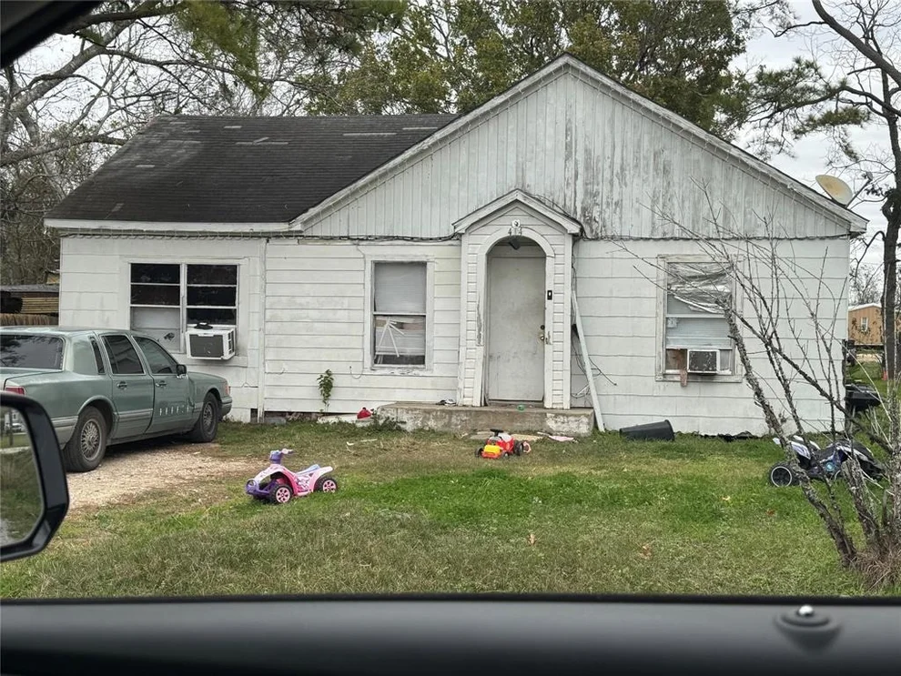 Unit for sale at 414 N Liberty Street, El Campo, TX 77437