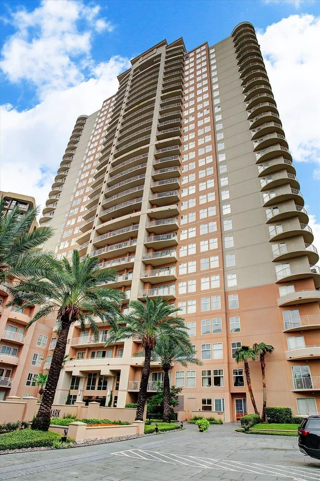Unit for sale at 3505 Sage Road, Houston, TX 77056