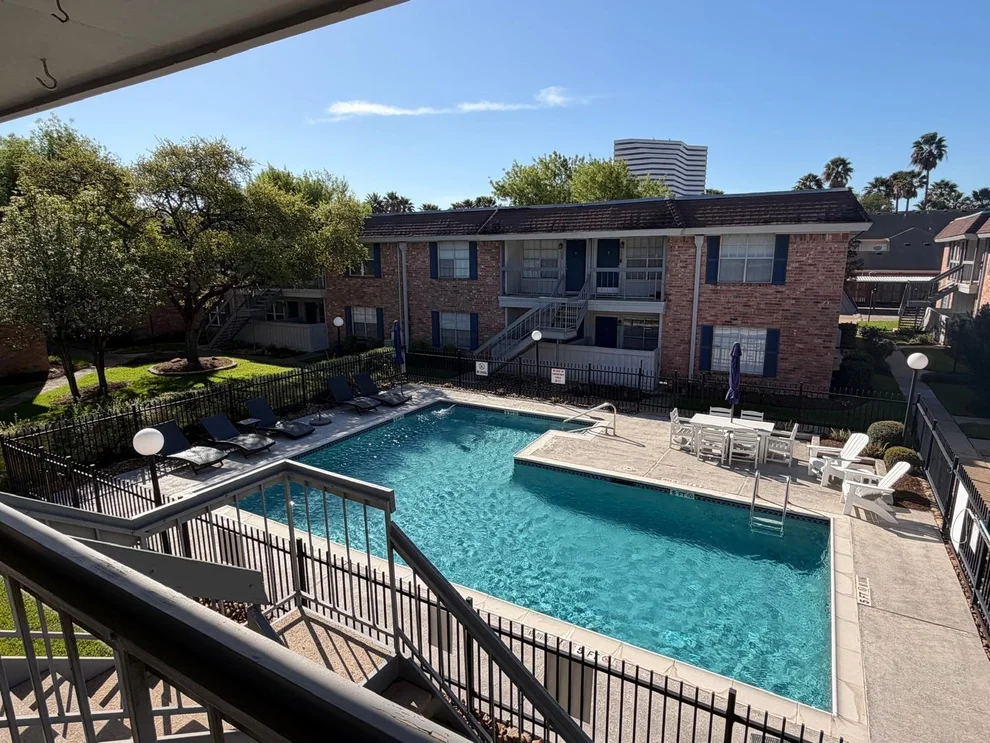 Unit for sale at 2250 Bering Drive, Houston, TX 77057