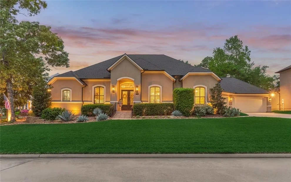 Unit for sale at 11 Westlyn Lane, Montgomery, TX 77356