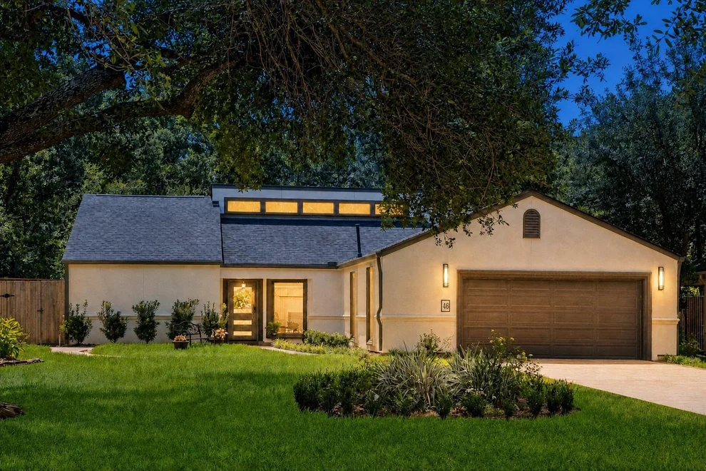 Unit for sale at 46 N Autumnwood Way, The Woodlands, TX 77380