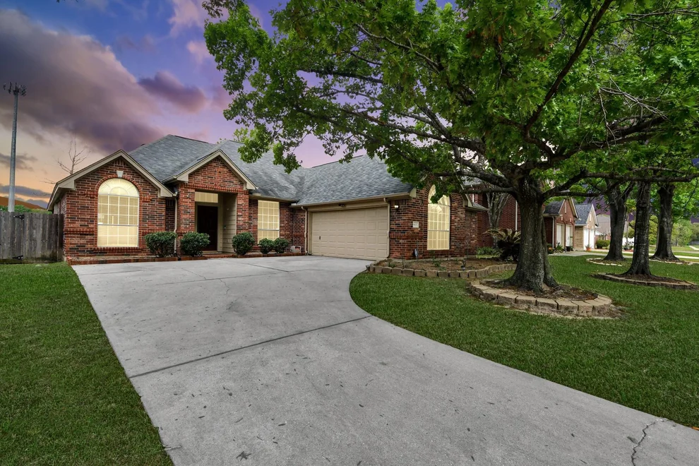 Unit for sale at 9435 Barretts Glen Court, Houston, TX 77065
