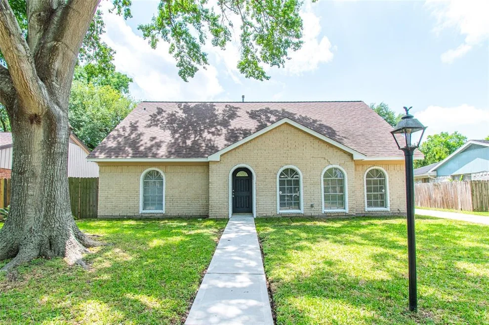 Unit for sale at 12419 Huntington Field Drive, Houston, TX 77099