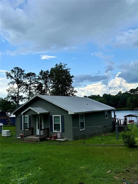 Unit for sale at 530 W Sherwood Forest Drive W, Woodville, TX 75979