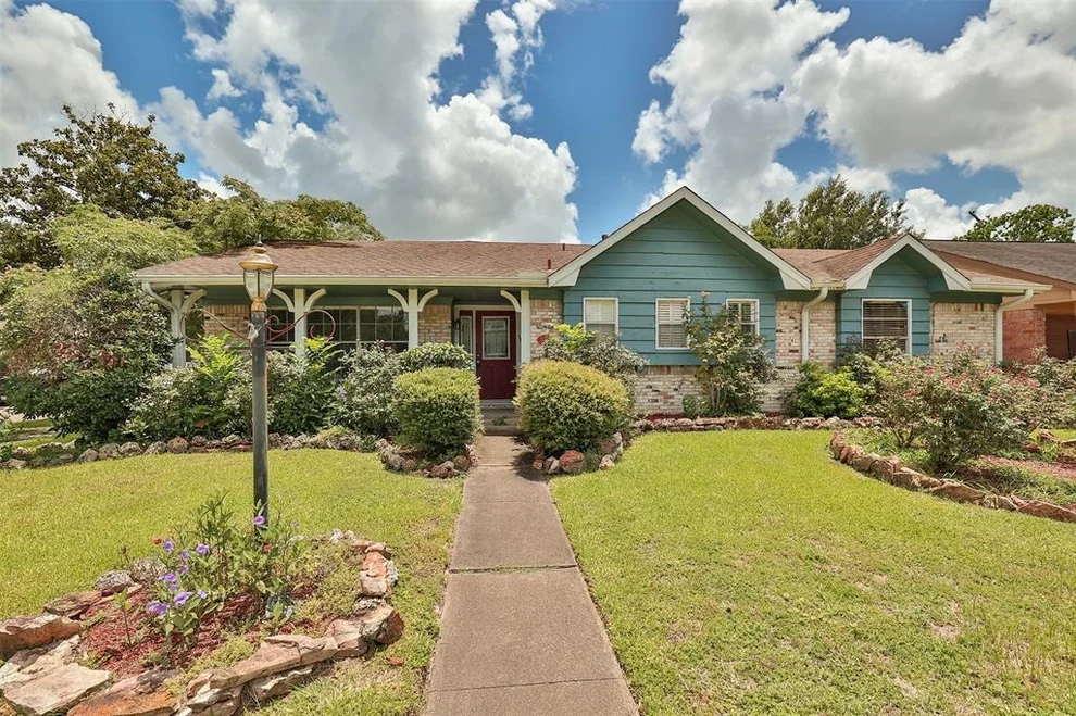 Unit for sale at 2805 Huckleberry Lane, Pasadena, TX 77502