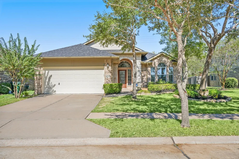 Unit for sale at 11223 English Rose Trail, Missouri City, TX 77459