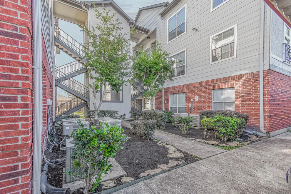Unit for sale at 6289 Wilcrest Drive, Houston, TX 77072