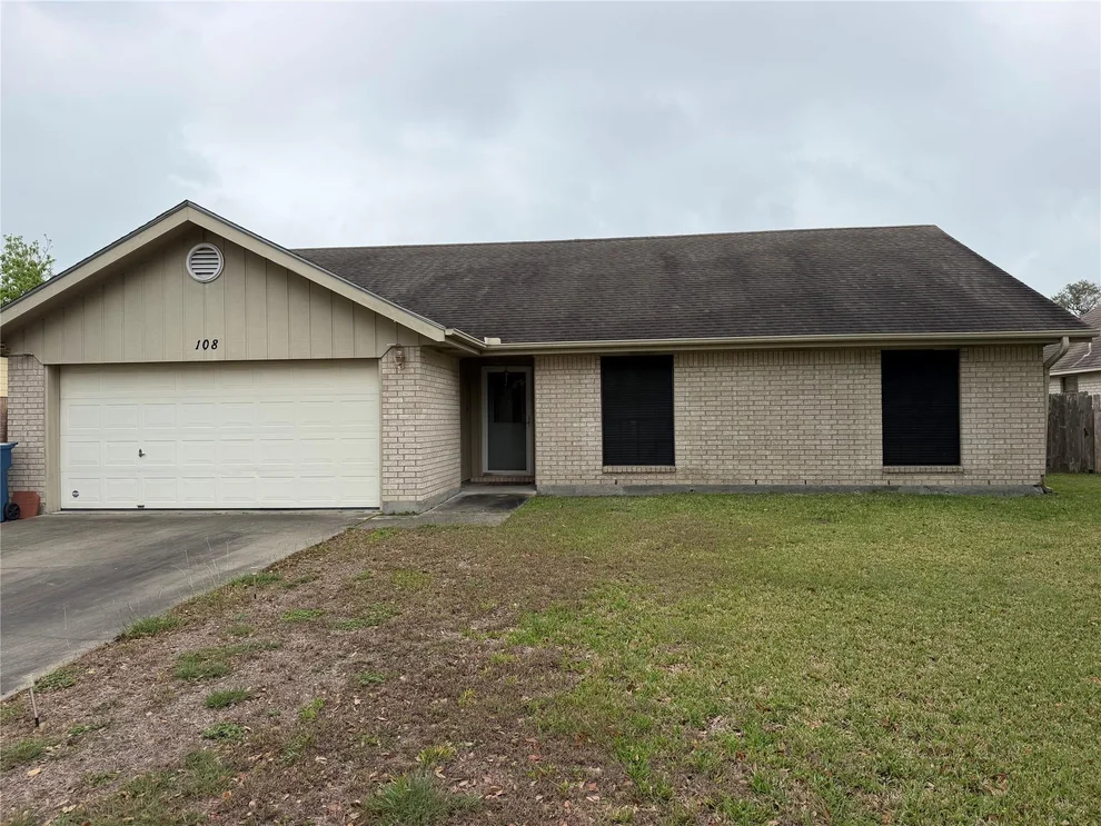 Unit for sale at 108 Timberline Drive, Port Lavaca, TX 77979