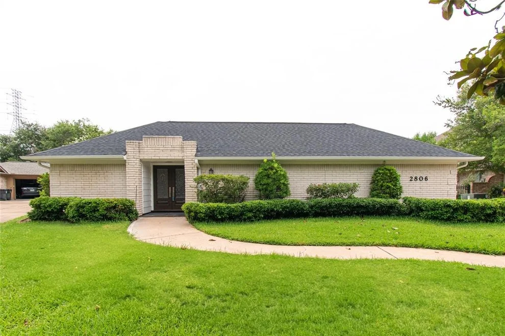 Unit for sale at 2806 Fairway Drive, Sugar Land, TX 77478