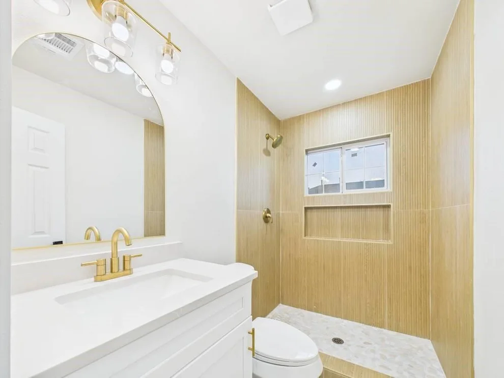 Unit for sale at 421 De Haven Street, Houston, TX 77029