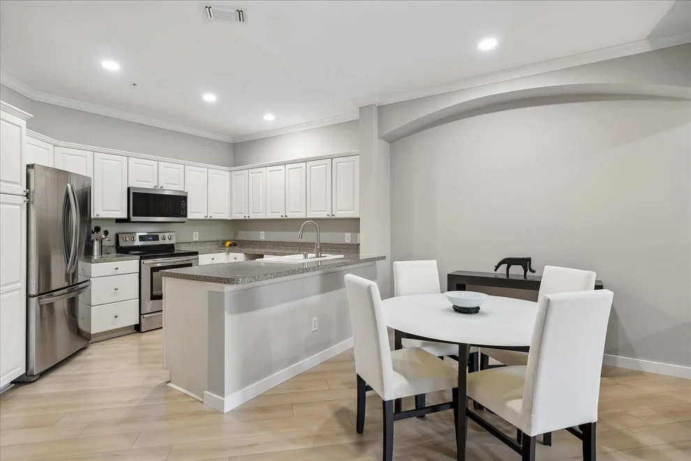 Unit for sale at 2100 Welch Street, Houston, TX 77019