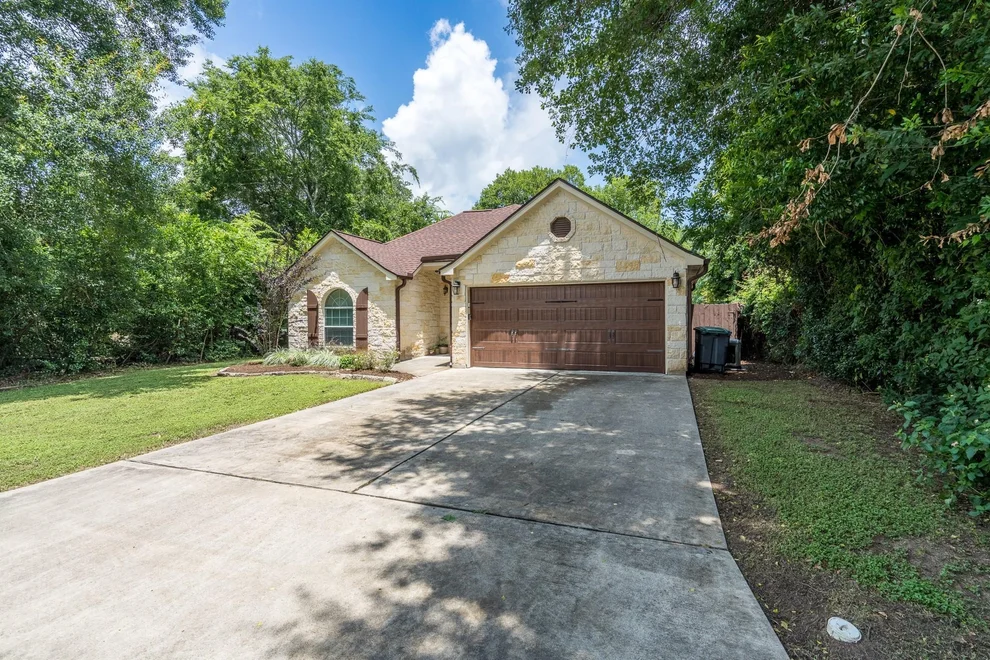Unit for sale at 226 Foster Street, Tomball, TX 77375