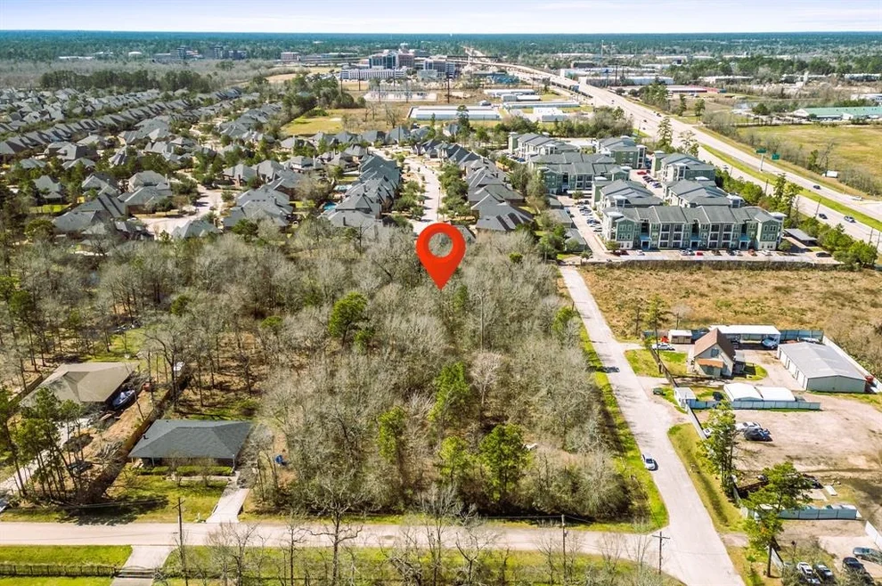 Unit for sale at 17104 Bending Oaks Dr, Conroe, TX 77386