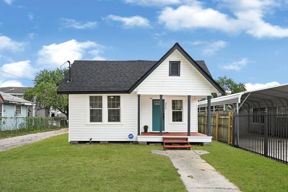 Unit for sale at 9434 E Avenue K, Houston, TX 77012