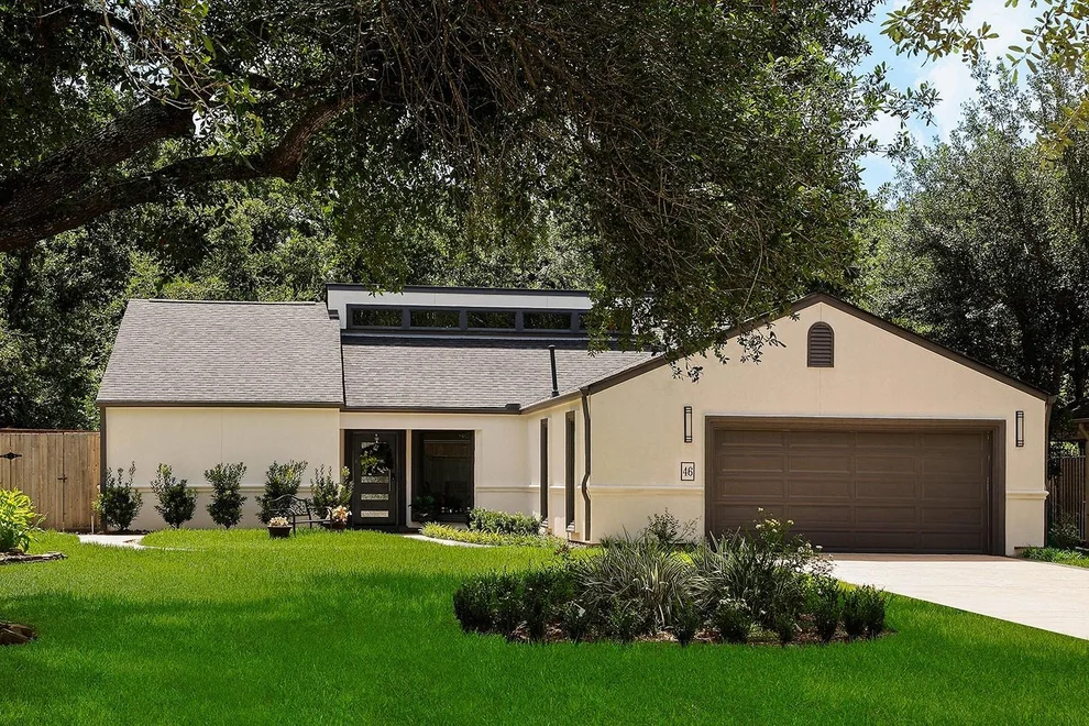 Unit for sale at 46 N Autumnwood Way, The Woodlands, TX 77380