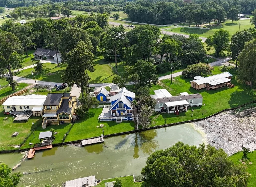 Unit for sale at 60 Bluewater Cove, Point Blank, TX 77364