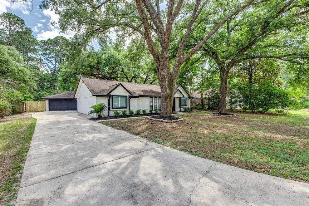 Unit for sale at 209 Sherbrook Circle, Conroe, TX 77385