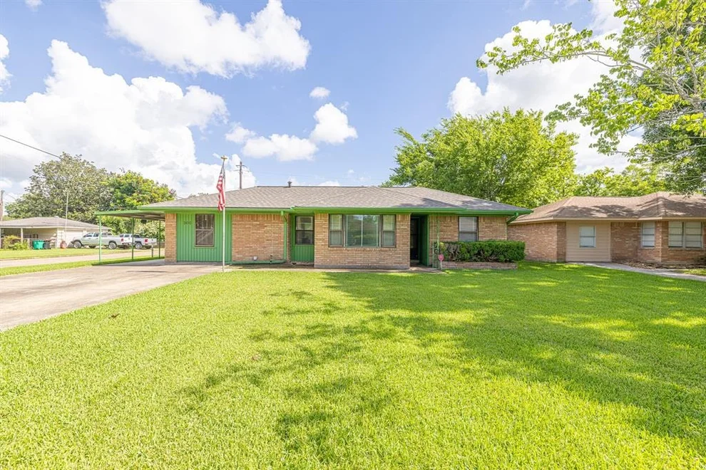 Unit for sale at 300 Long Drive, Baytown, TX 77521