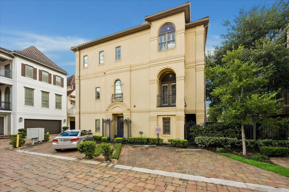 Unit for sale at 3120 Murworth Drive, Houston, TX 77025