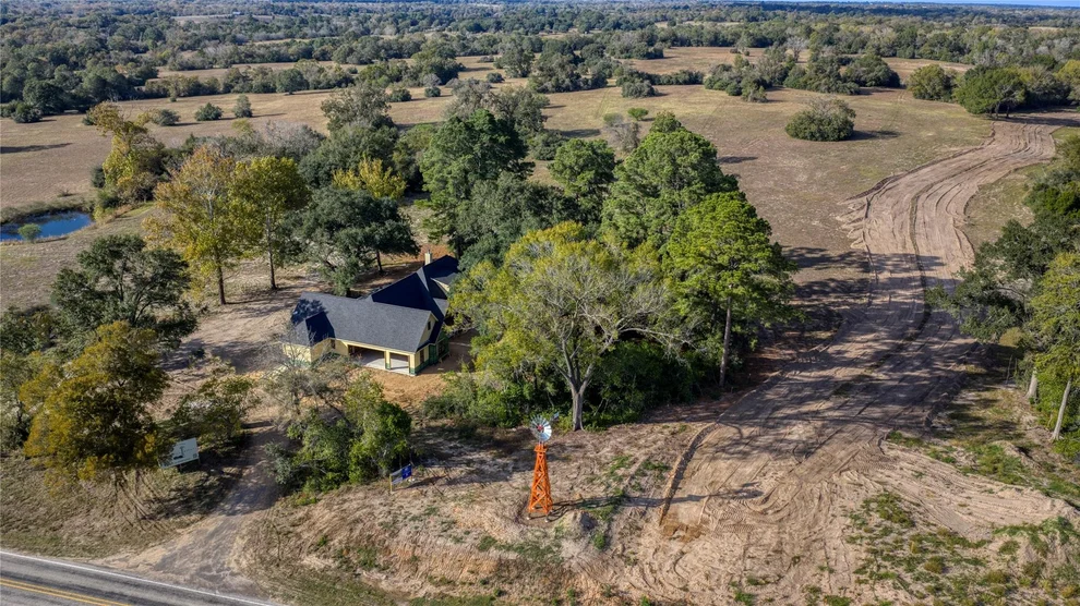 Unit for sale at 7 Windmill Ridge, Brenham, TX 77833