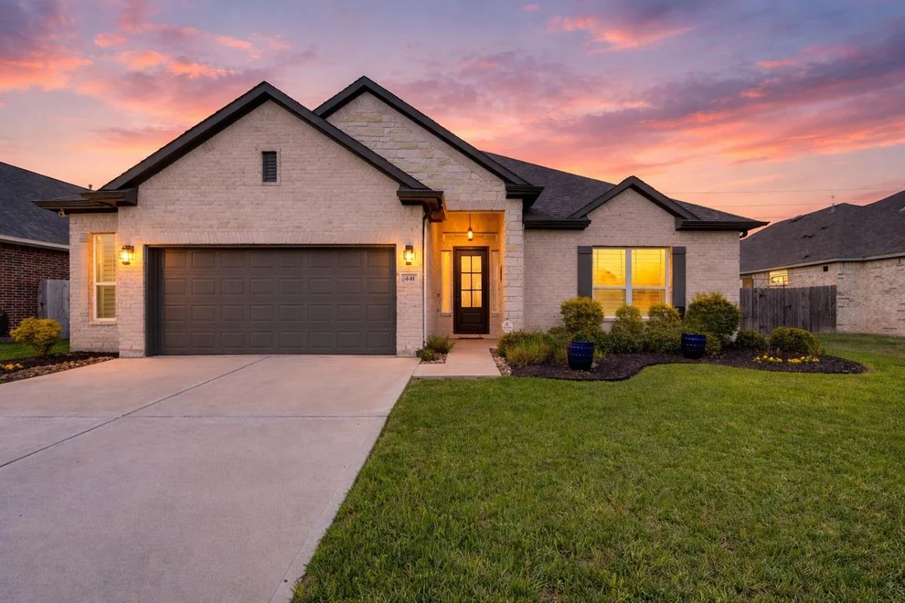 Unit for sale at 441 Hunters Crossing Drive, Sealy, TX 77474