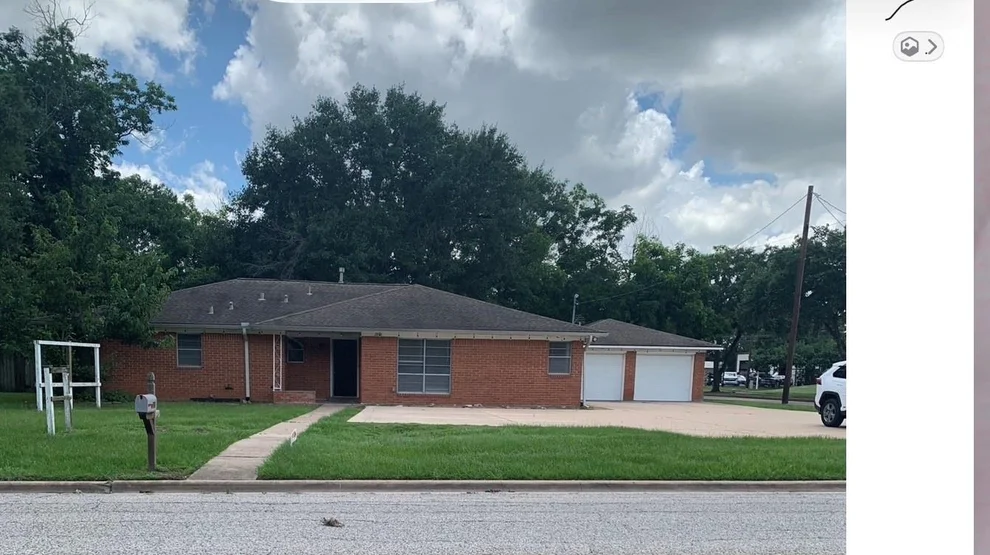 Unit for sale at 1933 East Avenue, Katy, TX 77493