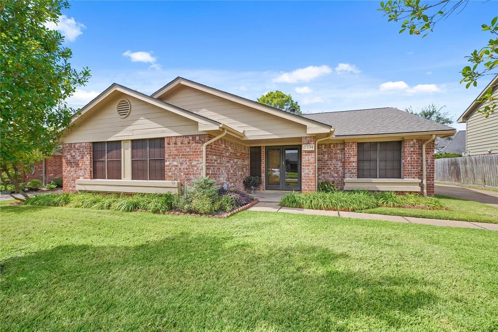 Unit for sale at 2934 Field Line Drive, Sugar Land, TX 77479