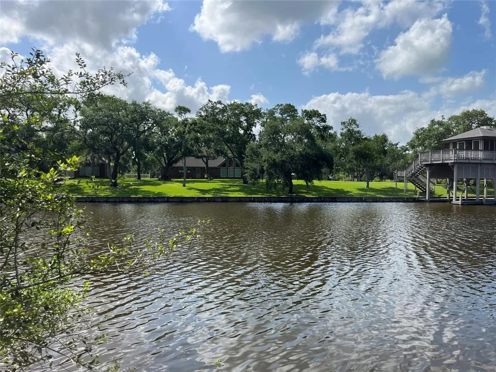 Unit for sale at 32534 Bayou Bend, Richwood, TX 77515