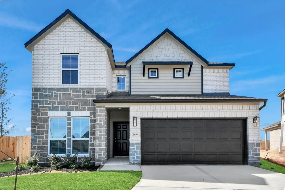 Unit for sale at 11635 Leafy Laurel Drive, Houston, TX 77066