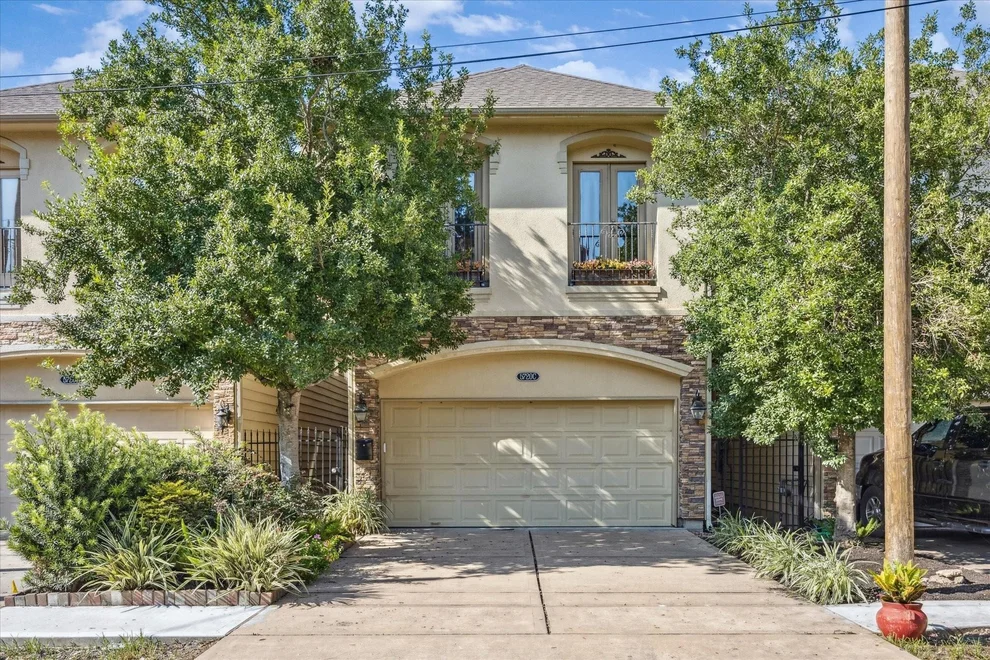 Unit for sale at 5720 Kiam Street, Houston, TX 77007