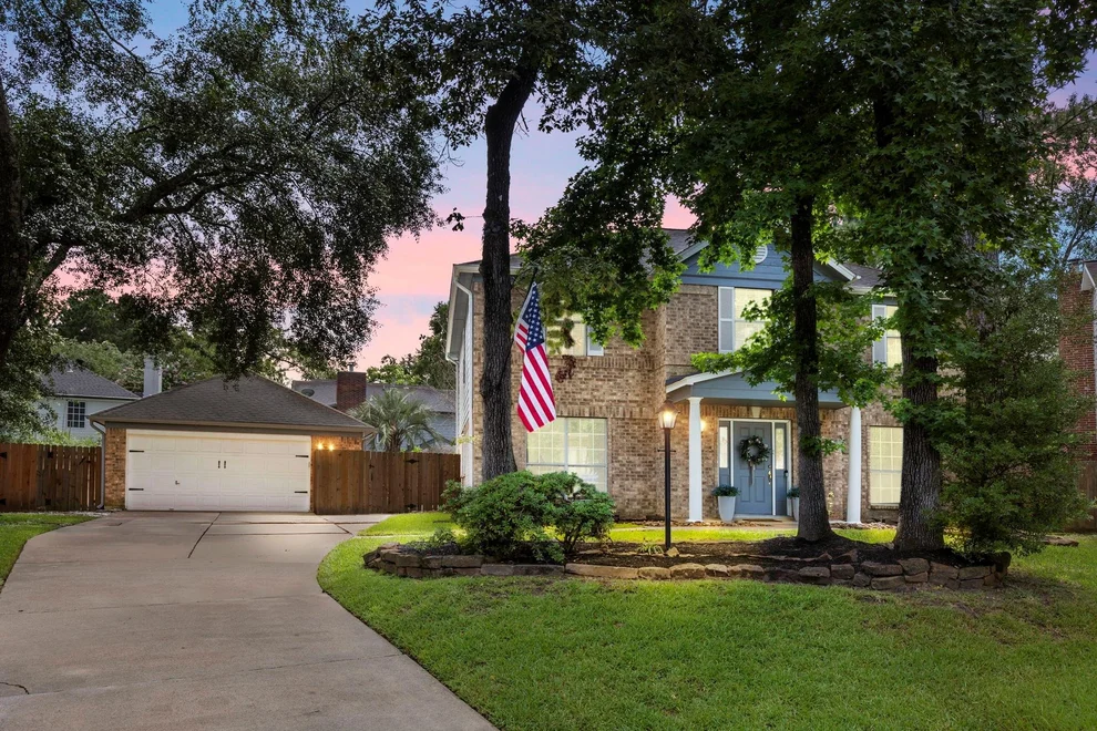 Unit for sale at 19 Shinyrock Place, The Woodlands, TX 77381