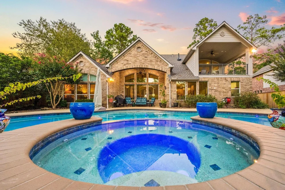 Unit for sale at 50 N Beech Springs Circle, The Woodlands, TX 77389