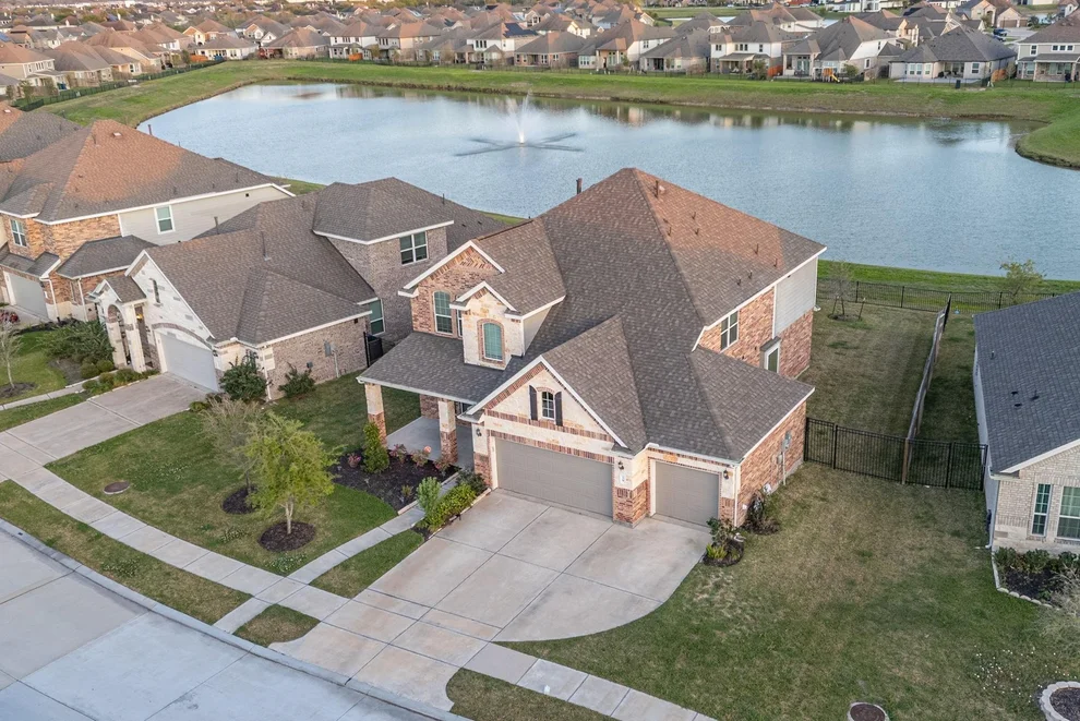 Unit for sale at 79 Indian Wells Drive, Manvel, TX 77578