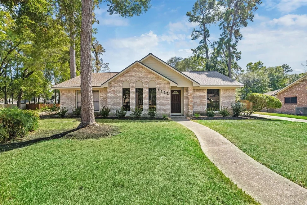 Unit for sale at 2222 Oak Shores Drive, Kingwood, TX 77339
