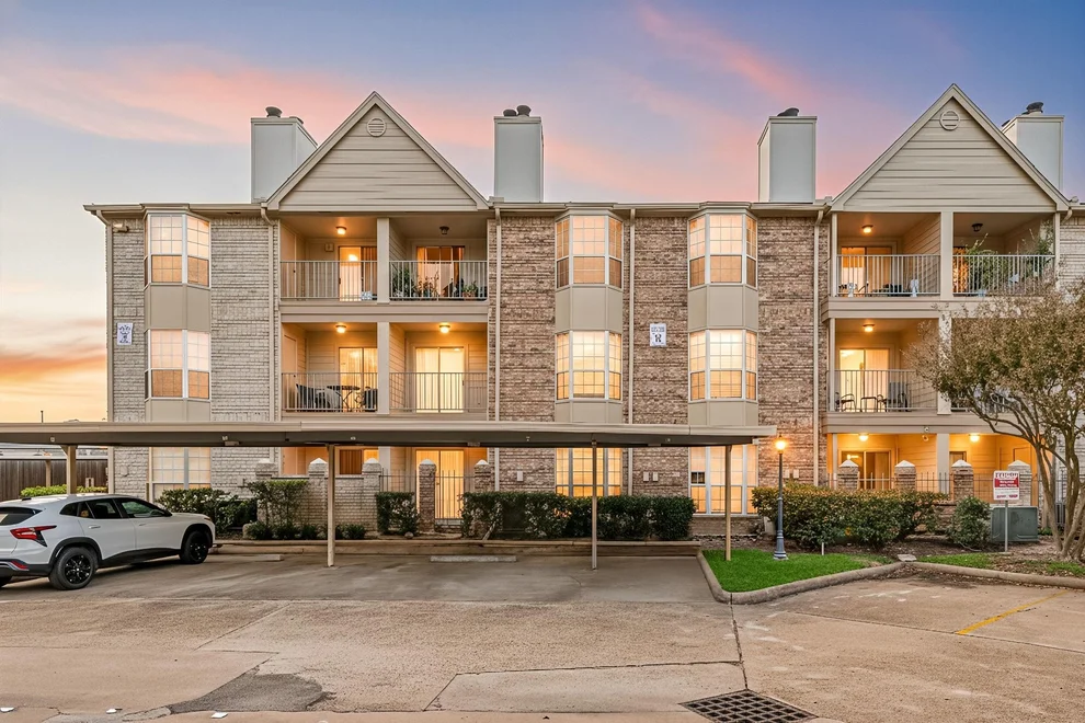 Unit for sale at 12550 Whittington Drive, Houston, TX 77077