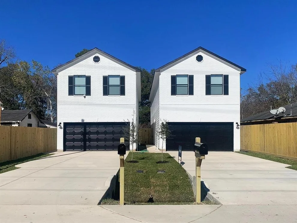 Unit for sale at 5111 Firnat St, Houston, TX 77016