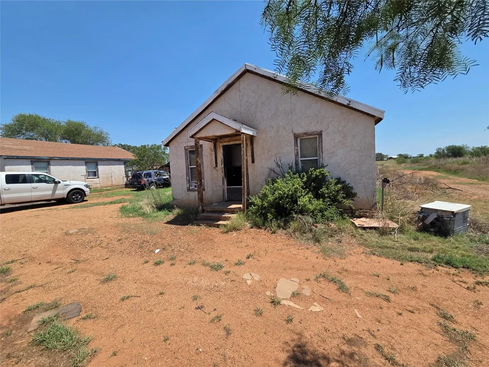 Unit for sale at 711 E Hill Street, Spur, TX 79370