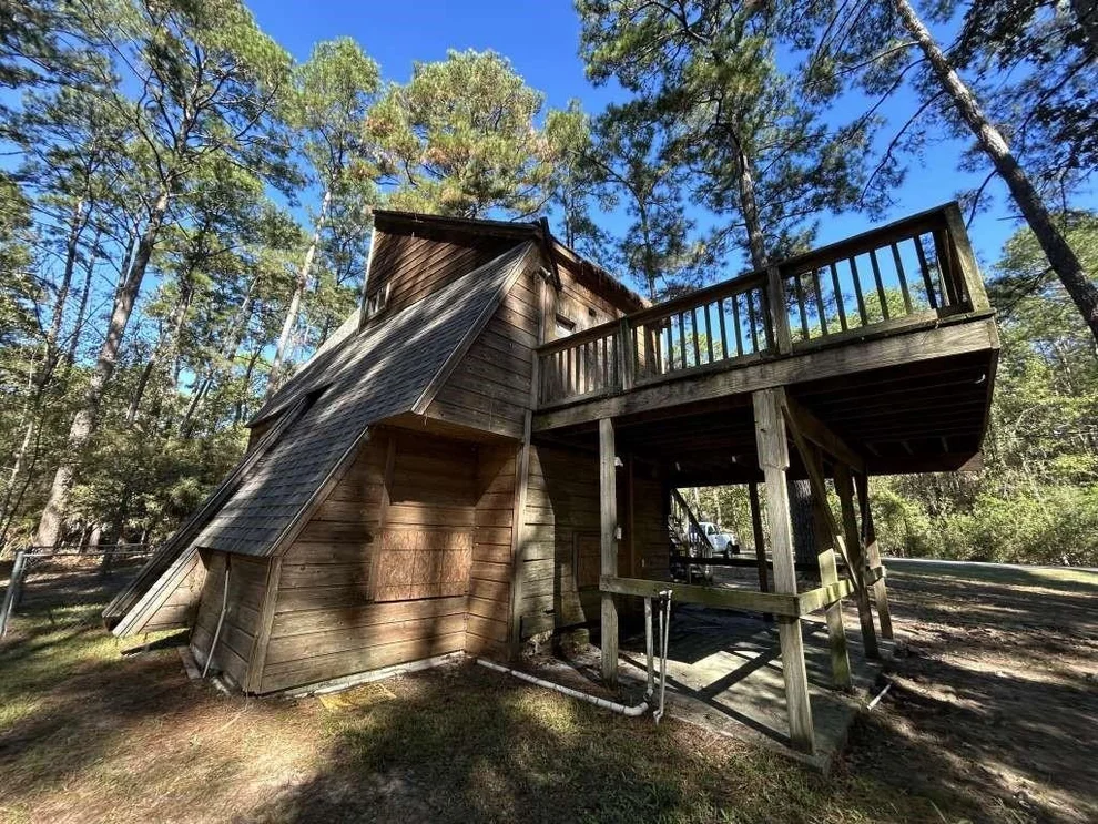 Unit for sale at 201 Creek Drive, Onalaska, TX 77360