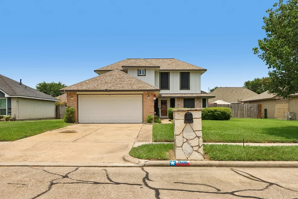 Unit for sale at 1505 Roosevelt Drive, Deer Park, TX 77536