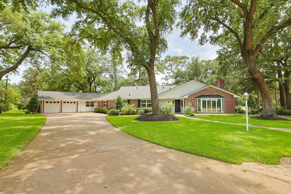 Unit for sale at 5911 Masters Drive, Houston, TX 77069