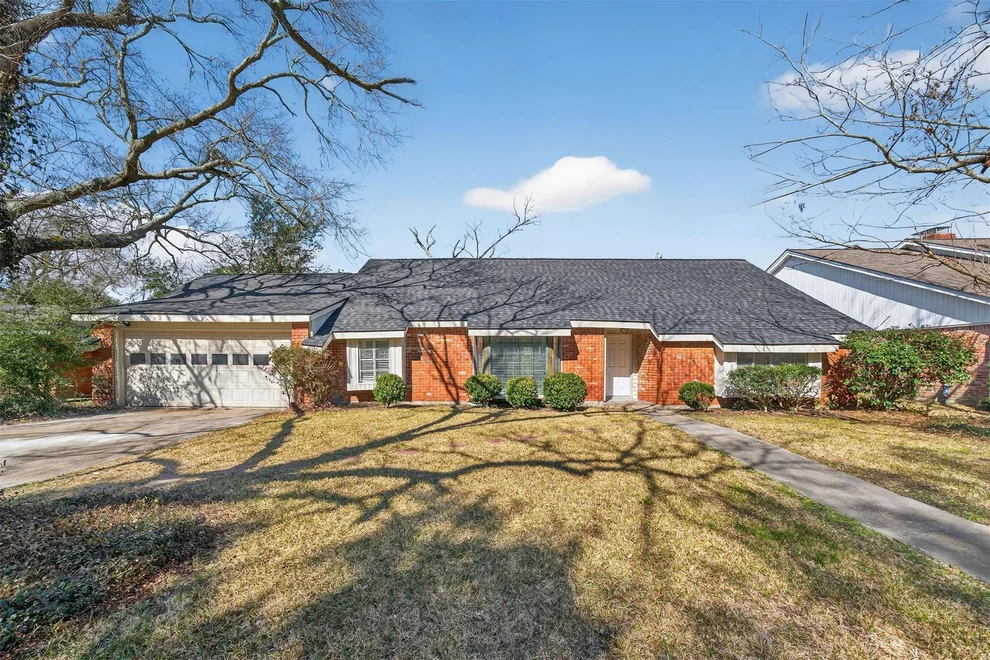 Unit for sale at 702 Rosewood Drive, Baytown, TX 77520